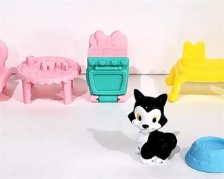 DISNEY MINNIE MOUSE POLKA DOT PAJAMA PARTY DOLLHOUSE FURNITURE