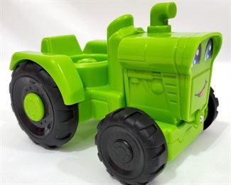 FISHER PRICE LITTLE PEOPLE HELPFUL HARVESTER TRACTOR FARM VEHICLE