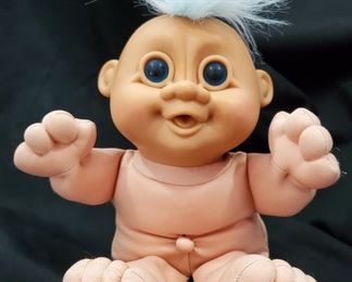 PEEWEE TROLL KIDZ PLUSH BABY DOLL PVC HEAD CLOTH BODY BLUE HAIR RUSS BERRIE