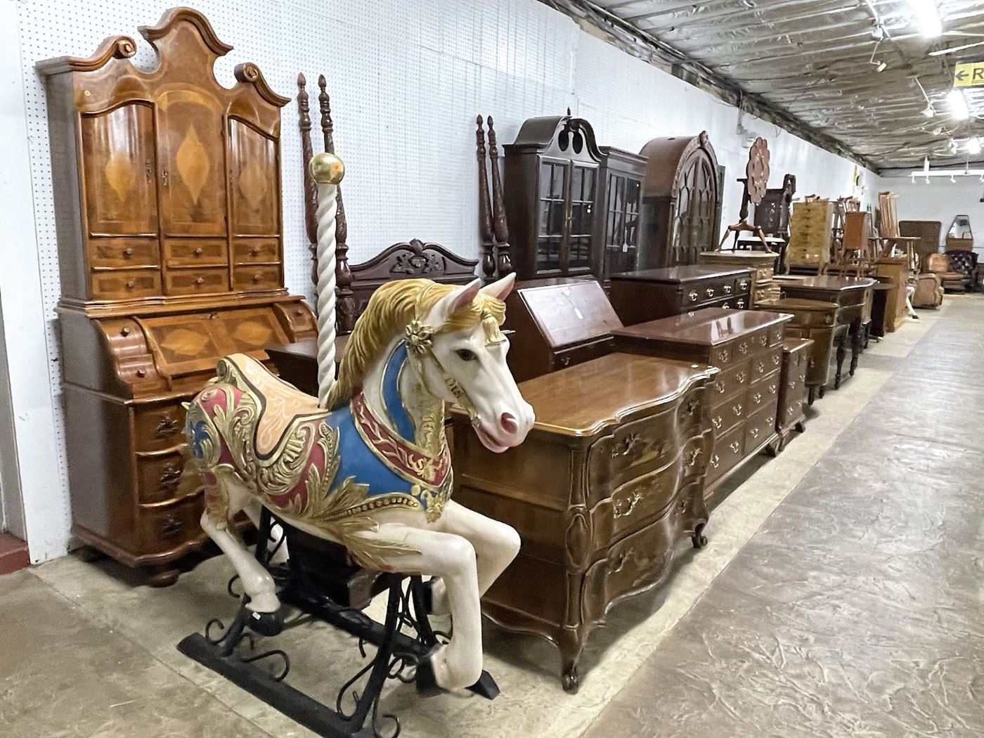 Estate name brand furniture & furnishing,... starts on 7/12/2023