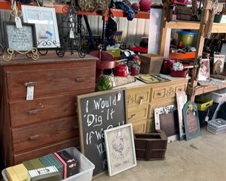 dressers, chest of drawers