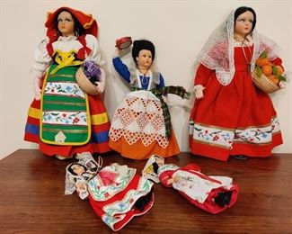 Vintage dolls=beautiful condition