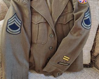 WW2 ARMY AIR CORPS IKE JACKET WITH PATCHES