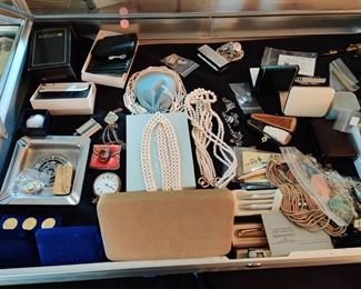 IN AUGURAL KEEPSAKES, COACH CARD CASES, ROSS SIMONS PEARLS VINTAGE PEN & PENCIL SETS, WATCHES PACKET WATCH MORE