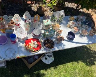 Cottage style teapots