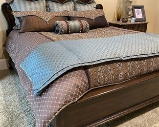 Thomasville Furniture Hills of Tuscany Florentine King Sized Bed
