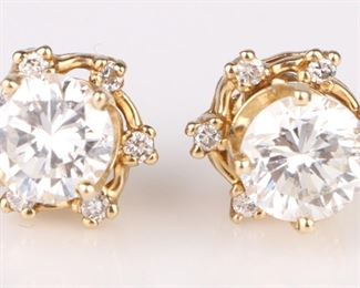1.6CTW Diamond Stud Earrings