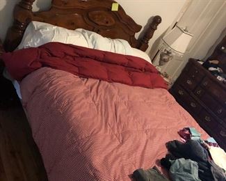 Part of 5 pc set but will be sold by the piece. Queen