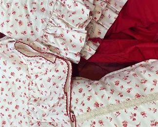 Complete Set For Your Twin Size Bed