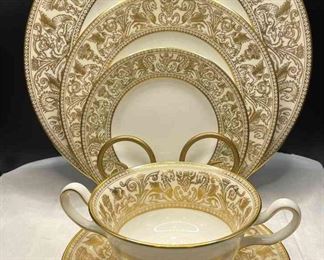 Pair Of Vintage Wedgewood Florentine Gold Place Setting Lot 3 of 3 Available