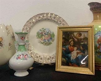 Tiny Earth Toned Decor 