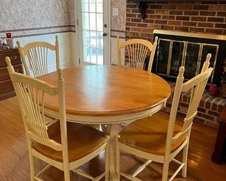 #5	Round to Oval Pedestal Table w/leaf storage inside w/6 chairs - 48-65x48x30	 $200.00 																																																																																																																																																																																																																																																																																																																																																																																																																																																																																																																																																																																																																																																																																																																																																																																																																																																																																																																																																