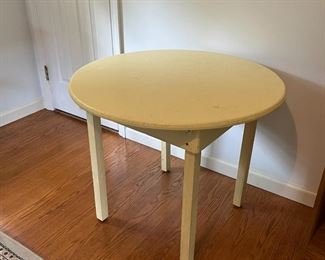 #30	yellow painted Round Table - 30x25	 $30.00 																																																																																																																																																																																																																																																																																																																																																																																																																																																																																																																																																																																																																																																																																																																																																																																																																																																																																																																																																																																									