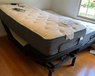 #32	Beauty Rest Silver Adjustable Twin XL Bed w/remote w/Ease Brand Base  - You Move	 $600.00 	#33	Bed	Beauty Rest Silver Adjustable Twin XL Bed w/remote w/Ease Brand Base  - You Move	 $600.00 																																																																																																																																																																																																																																																																																																																																																																																																																																																																																																																																																																																																																																																																																																																																																																																																																																							