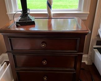 #56	Lane Country Living Deluxe Tall End Table w/3 drawers 32x19x30	 $175.00 																																																																																																																																																																																																																																																																																																																																																																																																																																																																																																																																																																																																																																																																																																																																																																																																																																																																																																																																																												