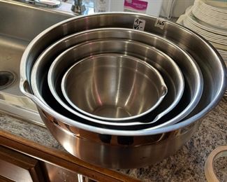 #165	Kirkland 4 pc Stainless Mixing Bowl Set w/Rubber Bottom w/spout	 $50.00 																																																																																																																																																																																																																																																																																																																																																																																																																																																																																																																																																																																																																																																																																																																																																																																																																																																																																																																																																											