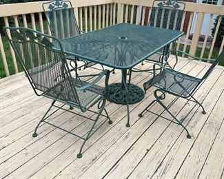 #12	Patio	Green Wrought Iron Table w/4 bouncy Chairs	 $175.00 	   	 																																																																																																																																																																																																																																																																																																																																																																																																																																																																																																																																																																																																																																																																																																																																																																																																																																																																																																																																																																				