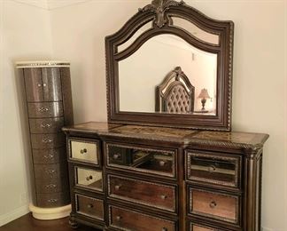 Pulaski Reflections dresser 