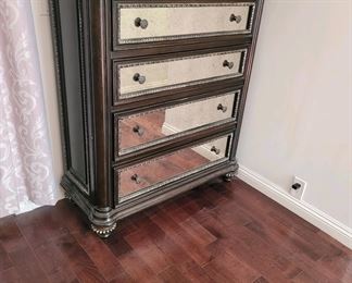 Pulaski Reflections dresser