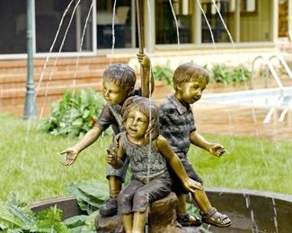 137A Three Kids with Umbrella