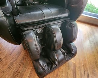 Brookstone Osim uAstro 2 Massage Chair