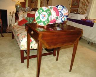 Mahogany Pembroke dropleaf table
