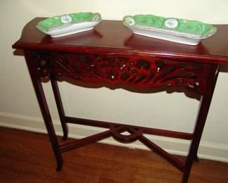 Small, narrow, mahogany side table