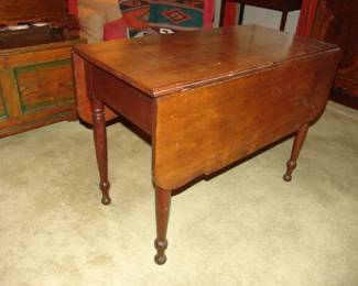 Nice Walnut dropleaf table