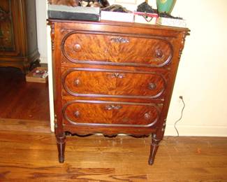 Antique crotch Mahogany chest of drawers
