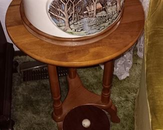 TABLE AND CANISTER SET