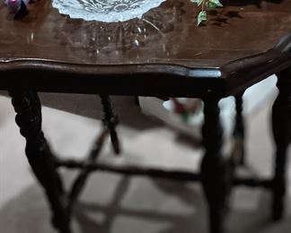 ANTIQUE TABLE