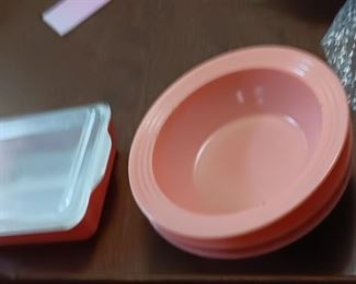 VINTAGE PINK BOWLS AND ROSE COLORED PYREX