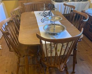 Table with 6 chairs 