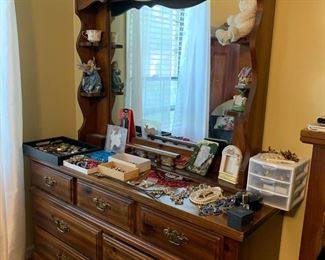 Dresser with mirror 
