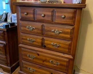 Chest of drawers 