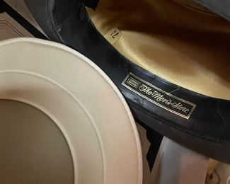 Men’s hats 