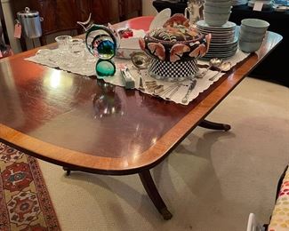 Mahogany table with Leaves and pads
