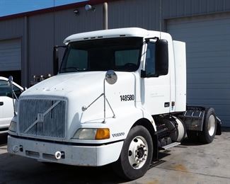 1999 Volvo VN Truck, VIN # 4VA7BARF6XN775276, Mileage Showing On Odometer 57710.4