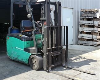 Mitsubishi Electric Fork Lift, Model FB18PNT, SN# EFB2600240, 4116 Hours Showing, Powers Up, Includes Hobart 250CII Accu-Charger, Model # 1050C3-18