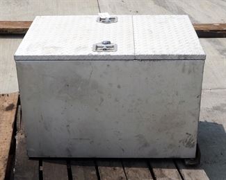 Semi-Truck Diamond Plate Lock Box, 25"x 37"x 24"