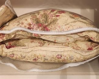 pretty antique rose linens