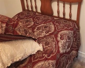 Early American twin bed