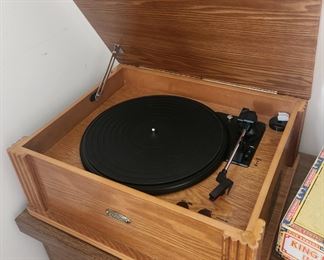 Working Crosley record player