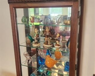 Tabletop curio with art glass bird paperweights new w boxes