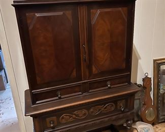 Antique arts and crafts buffet - great condition!