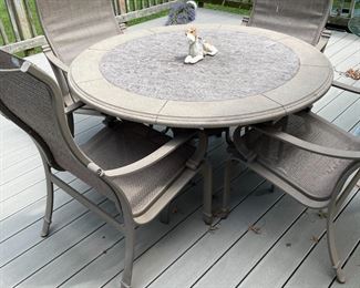 Outdoor table and 4 chairs