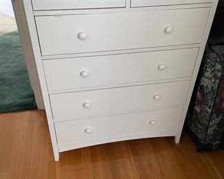 Tall white dresser with 6 drawers