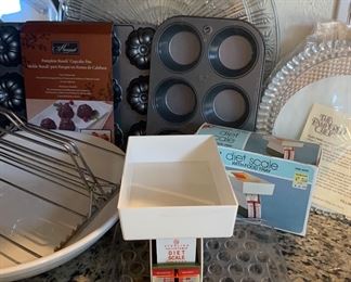 Kitchen bakeware lot