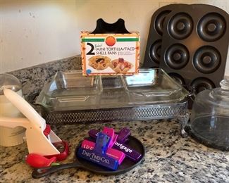Kitchen servingware, kitchen gadgets, and baking dishes