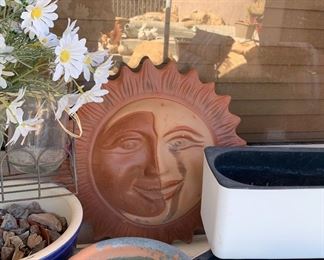 Outdoor pots and decor